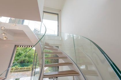 Optimal Glass for Balustrades: Safety and Style Guide